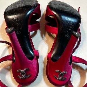 Pink 💕 Chanel shoes